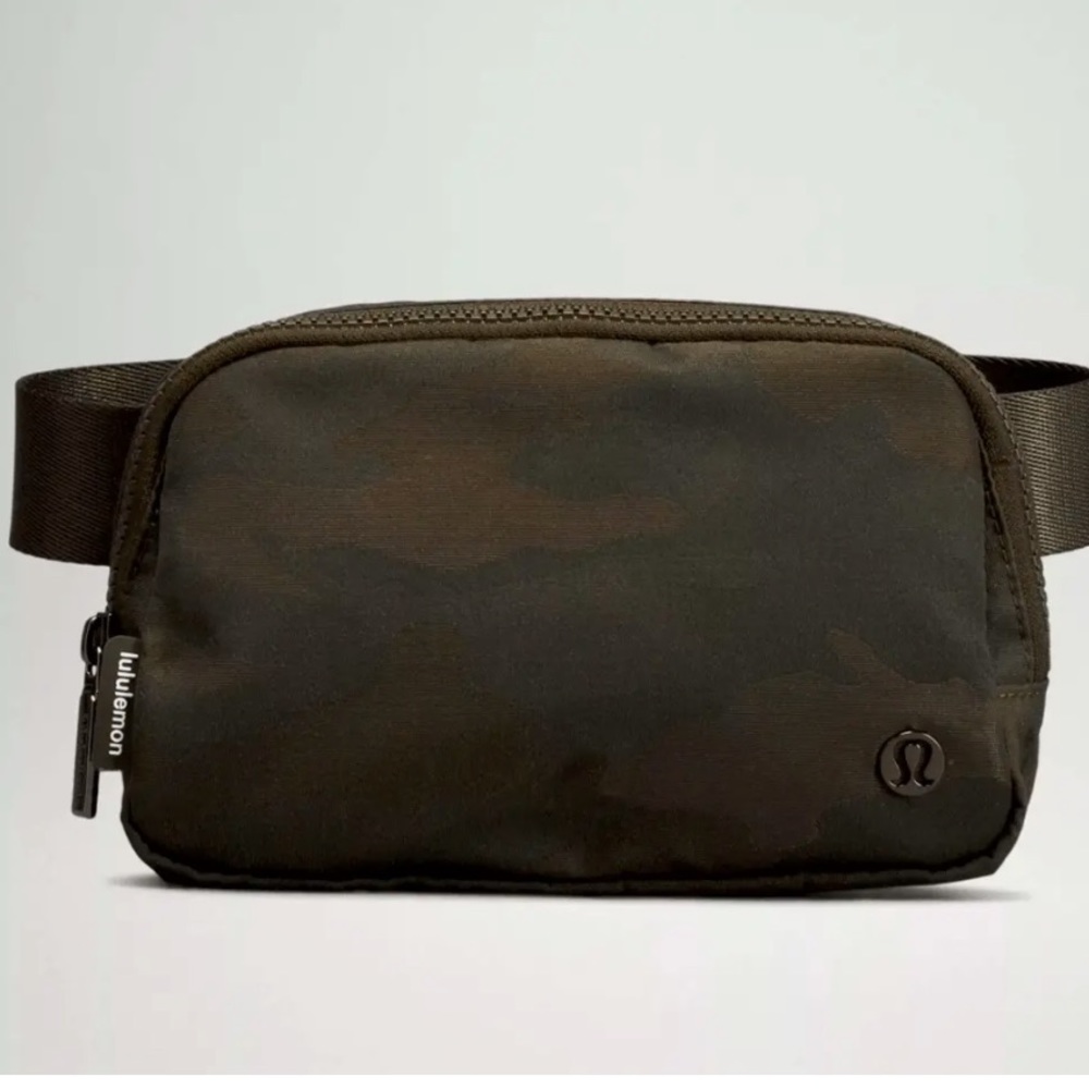 Lululemon Everywhere Belt Bag Heritage Camo Army Green